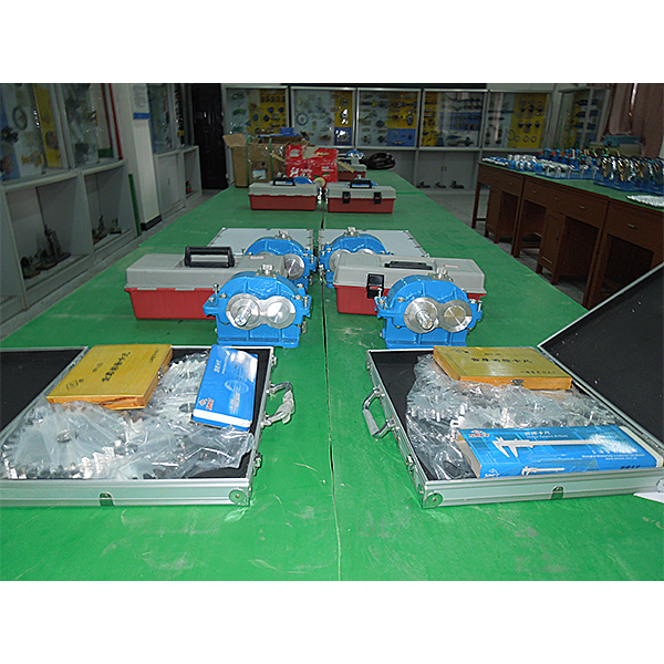 电动空调压缩机与PTC加热模块结构DY8XNY型 电动空调压缩机与PTC加热模块结构展示教学装置